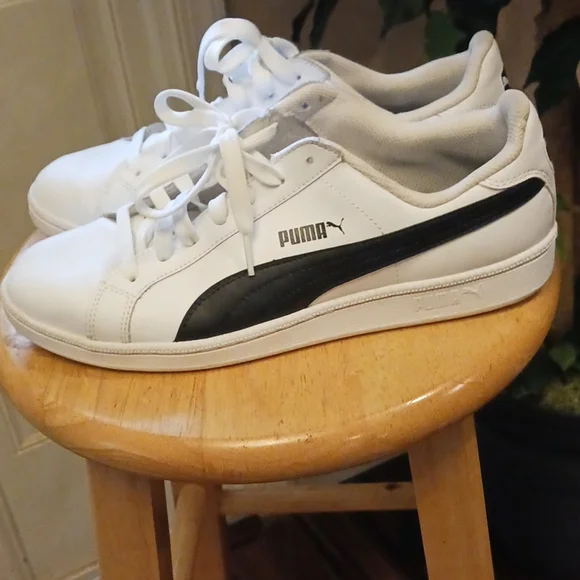 Puma Sneakers sz 9.5 men's - Picture 3 of 6